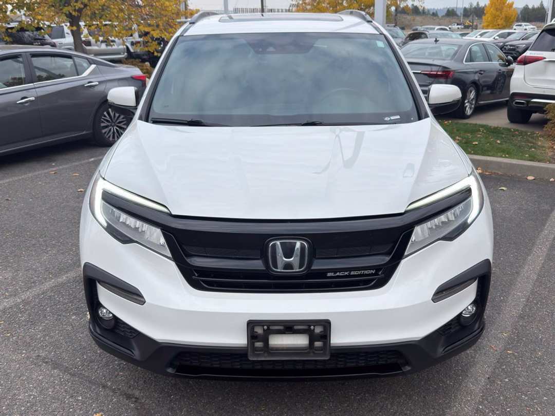 2021 Honda Pilot Black Edition - Image 2