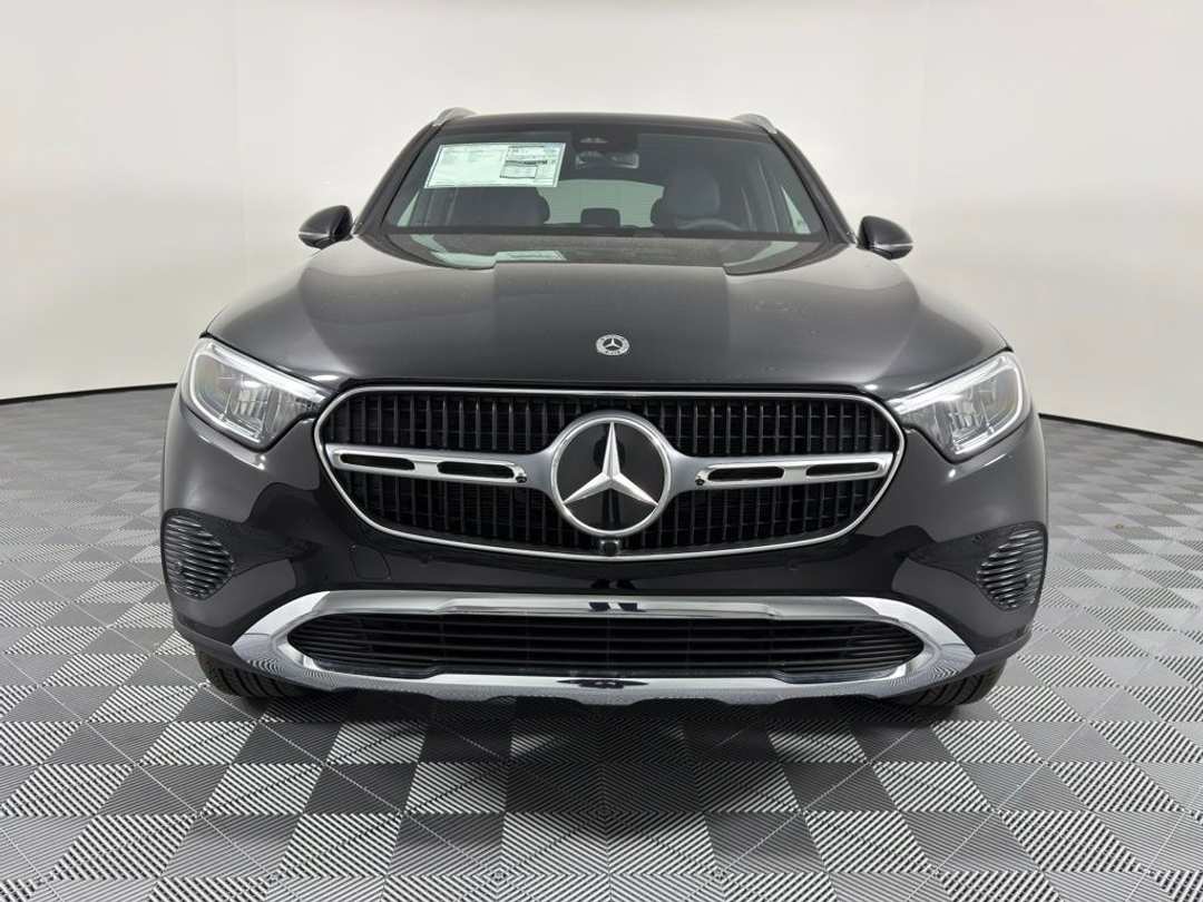2026 Mercedes-Benz GLC 300 - Image 3