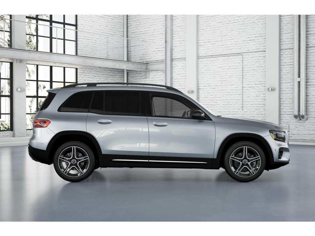 2025 Mercedes-Benz GLB 250 - Image 2